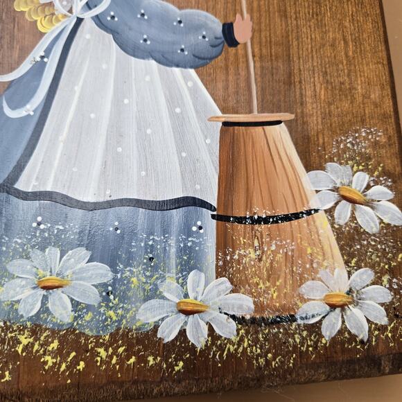 Vintage Hand Painted Folk Art Daisy Amish Lady Welcome Friends Cutting Board - Picture 3 of 11